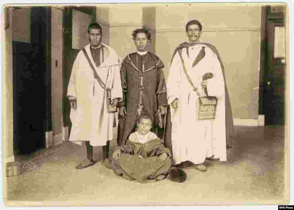 A Moroccan family.
