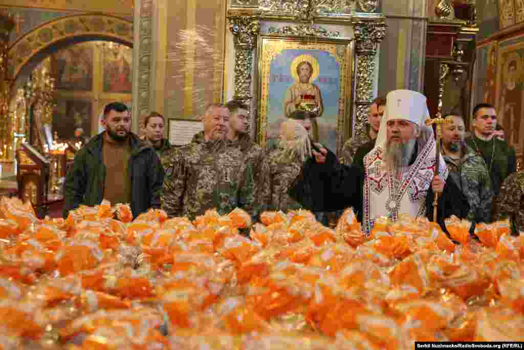 Освячення пасок для українських військових – щорічна традиція ПЦУ