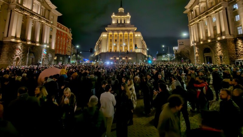 Proteste la Sofia împotriva proiectului de buget, care prevede majorarea taxelor. Puterea retrage legea
