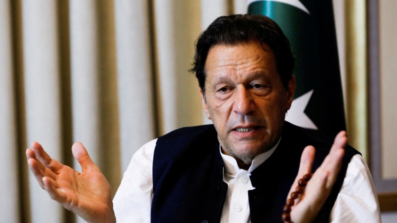حکم سه سال زندان و محکومیت عمران خان، نخست‌وزیر پیشین پاکستان، تعلیق شد