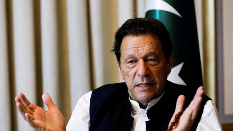 Пакистандын экс-премьери Имран Хандын өкүмү убактылуу токтотулду