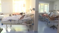Ковид-19: Преполни болници и уморен персонал