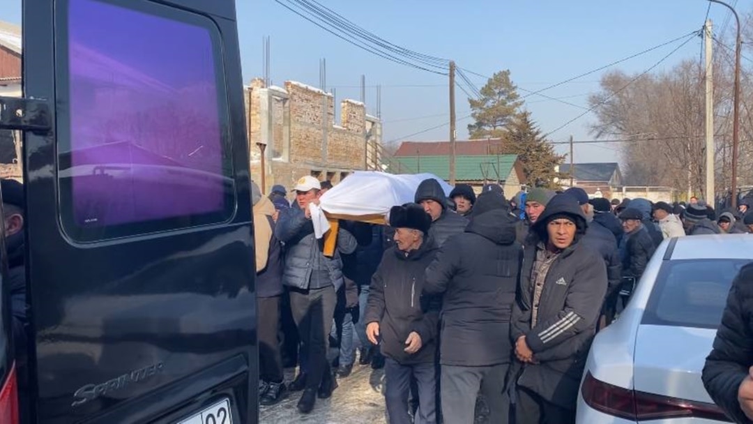 Пойызда сору