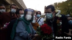 شارمین میمندی‌نژاد، لحظاتی پس از خارج شدن از زندان اوین