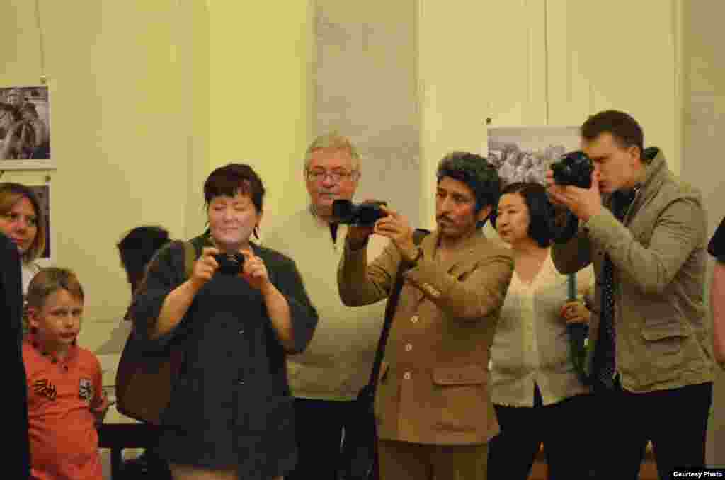 Москвадаги Шарқ музейида &ldquo;Ўзбекистон Улуғ Ватан уруши йилларида&rdquo; фотокўргазмаси очилди