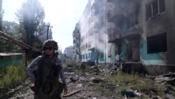 Ukrainian Soldiers Brave Russian Drones On Trek To Frontline Settlements