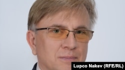 Проф. д-р Миколај Кузиновски