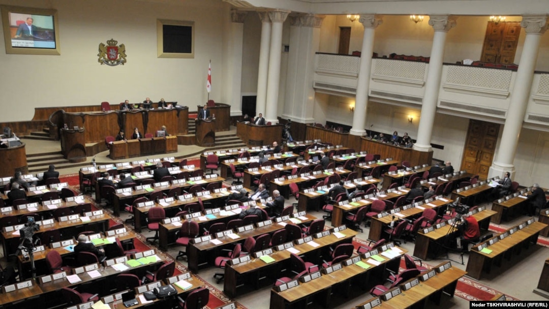 Проект конституционных изменений был принят на сегодняшнем голосовании 112 голосами, против - 5