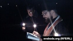 Малітва ля крыжа.