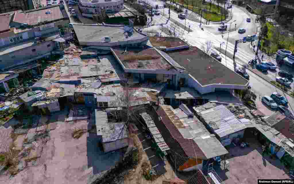 Tregu i gjelbër i Ulpianës. Që një kohë të gjatë, autoritetet kanë premtuar se në të do të investohet dhe do të bëhet një treg modern. 