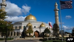 Islamic Center of America din Dearborn, statul Michigan, la 15 octombrie. Votul americanilor arabi și musulmani este „curtat” atât de democrați, cât și de republicani. 