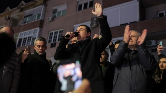 Lider Samoopredeljenja proglasio pobedu na vanrednim izborima na Kosovu