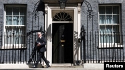 Mai multe proprietăți asociate premierului britanic, Keir Starmer, au fost incendiate în luna mai. Premierul locuiește acum la reședința oficială din Downing Street 10, Londra. 