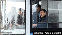 Садыр Жапаров за рулем кыргызстанского автобуса «Белес». Иллюстративное фото