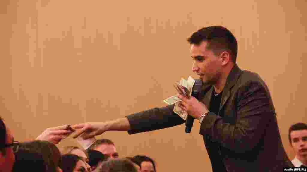 Илназ фокус күрсәтә