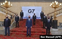 «Родинне фото» на початку засідання міністрів закордонних справ G7 у Лондоні, 4 травня 2021 року