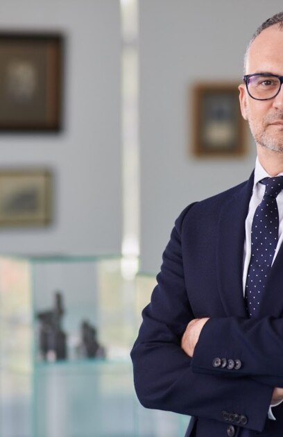 Той е общественик с предприемачески дух Интересите му се простират