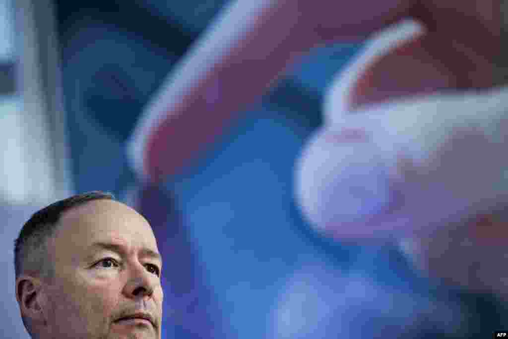 Generalul Keith Alexander, directorul Agenției Naționale de Securitate din America și șeful Comandamentului Cibernetic al Statelor Unite într-o discuție la Washington, 30.10.2013.