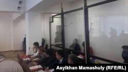 В суде над режиссером Талгадом Жаныбековым и топ-менеджером компании "Казахфильм" Гаухар Искаковой. Алматы, 9 марта 2017 года.