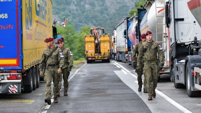 Kosova dhe Serbia mirëpresin KFOR-in në kufij 