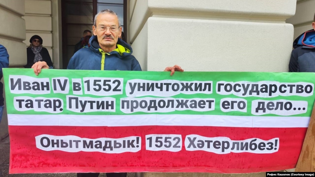 Варшау, Польша. Татар милли активисты Нәфис Кашапов