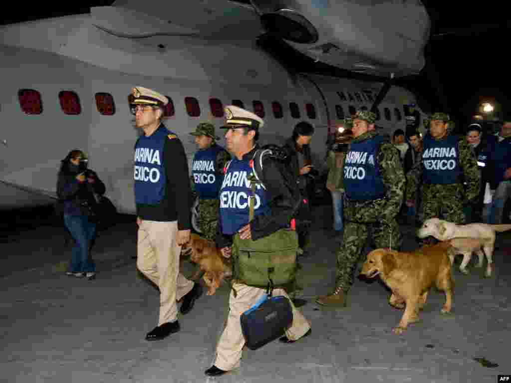 Mexico City - Meksički marinci spremni za odlazak na Haiti. Foto: AFP / Ronaldo Schem