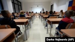 Ministar prosvete Srbije rekao je da će o modelima nastave u školama 28. oktobra razgovarati sa predstavnicima Kriznog štaba.