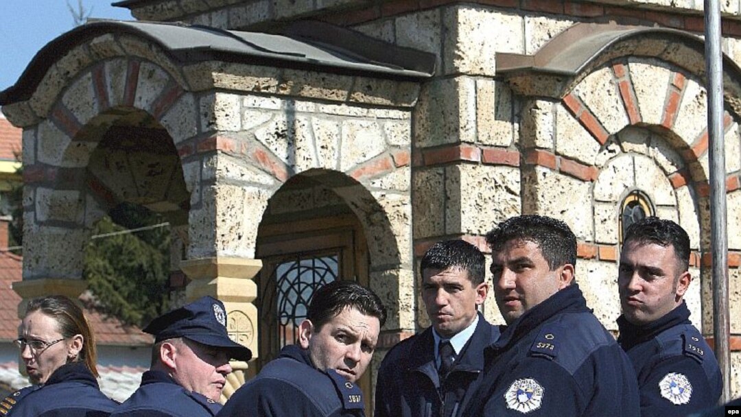 Arhivski snimak: Pripadnici Kosovske policije srpske nacionalnosti protestuju u Gračanici, 29. februar 2008.