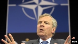 NATO chief Jaap de Hoop Scheffer will address concerns over the Georgian crisis