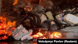 Книжки горять на складі в Харкові після російського удару, 1 серня 2026 року