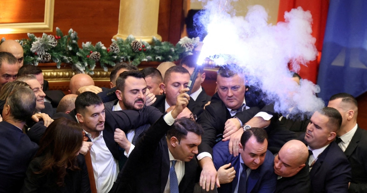 Rrëmujë në Kuvendin e Shqipërisë mes akuzave për korrupsion ndaj zëvendëskryeministres Balluku