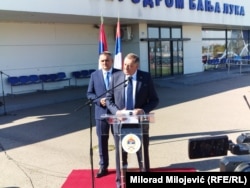 Milorad Dodik, predsednik SNSD-a, i Savo Minić, premijer Republike Srpske, na konferenciji za novinare nakon povratka iz Moskve. Banjaluka, Bosna i Hercegovina.