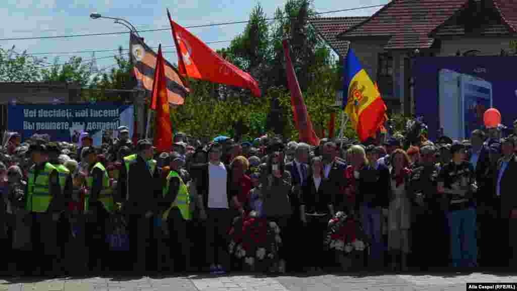 Vladimir Voronin, o prezență mai discretă alături de comuniștii săi...