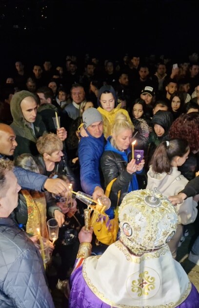 Православните християни честват днес Възкресение Христово – Великден Това е