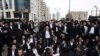 Intenția guvernului Netanyahu de a elimina excepția de la înrolare pentru evreii ultra-ortodocși, s-a lăsat cu proteste în mai multe localități din Israel.