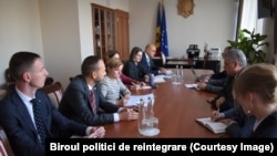 Imagine de la întâlnirea vicepremierului Oleg Serebrian cu reprezentanta specială a UE în procesul de negocieri privind reglementarea transnistreană, Dorota Dlouchy-Suliga