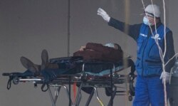 Хворого на коронавірус доставили до лікарні в Москві. Листопад 2020 року