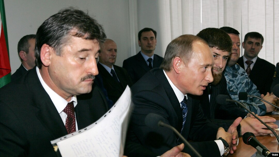 В своей речи Путин обошел фигуру Алханова стороной; эксперты считают, что неспроста