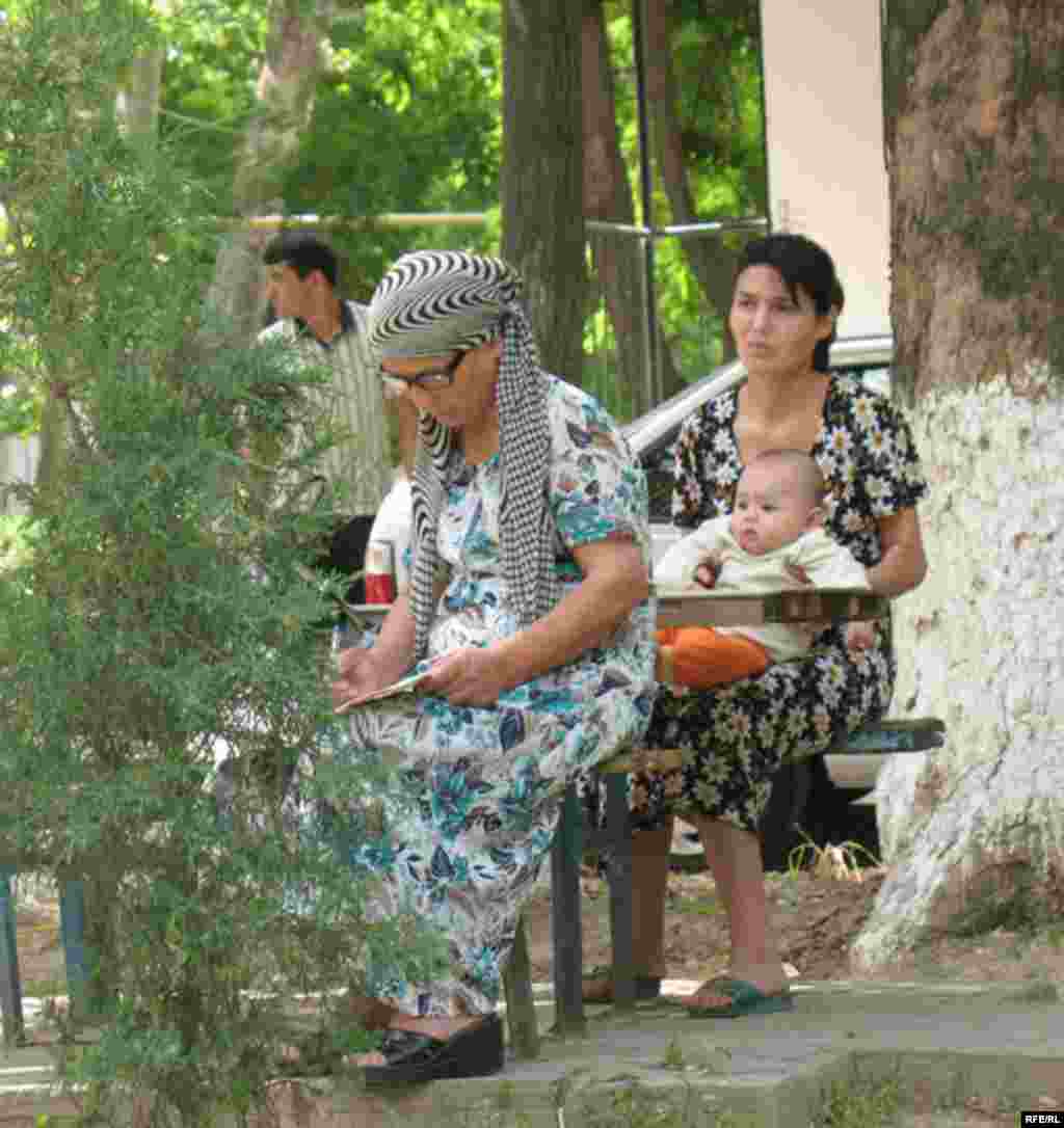 Uzbek Women Today #27