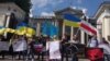 Митинг в поддержку крымскотатарского народа возле посольства России в Варшаве, 18 мая 2014 года