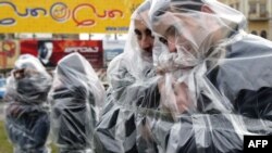 Не секрет, что и сегодня немало молодых людей, которые поступают в вузы с одной целью – получить заветную бумажку, не думая о том, станет ли она реальной путевкой в жизнь. По данным различных источников, приблизительно 40% выпускников грузинских вузов не могут устроиться на работу по специальности