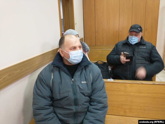 Сяргей Качалаў у судзе за сьнегавіка. Гомель, 14 студзеня.