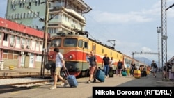 Vozovi u Crnoj Gori stali, otpravnici traže povišice