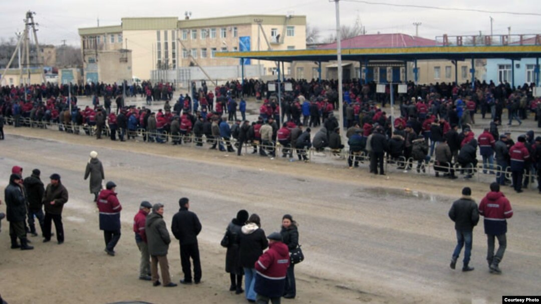 Забастовка нефтяников в Жанаозене. Март 2010 года.
