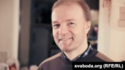 Алесь Чумакоў у віленскім шэлтары пасьля вызваленьня