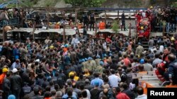 Pamje pas tragjedisë në minierë