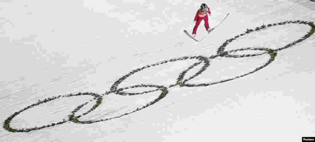 Летающая лыжница из США Сара Хедриксон.