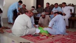 د خیبر انتظامیې پیر نورالحق قادري د انتخاباتو ګټونکی اعلان کړ
