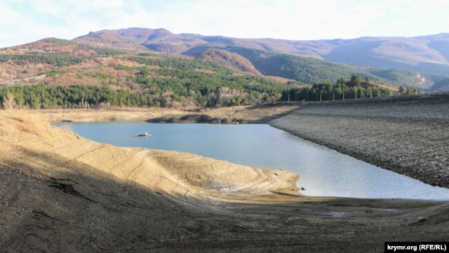 Большая Ялта на пороге водного кризиса: Счастливенское водохранилище на исходе (фотогалерея)