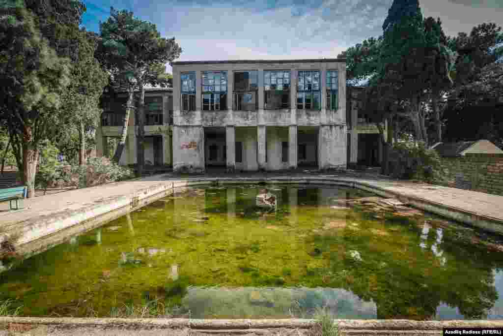 Evin həyətindən görüntü